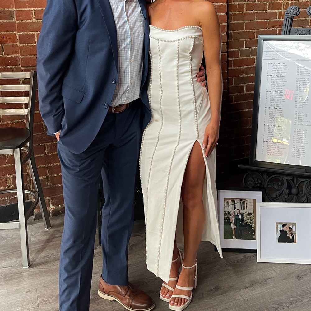 Elegant White Strapless Dress